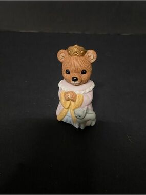 Vintage HOMCO Porcelain bear figurine